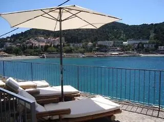 Front One Bedroom (adults Only) *