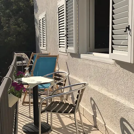 アパート Front One Bedroom (adults Only) ドゥブロブニク