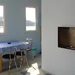 Front One Bedroom (adults Only) Apartman